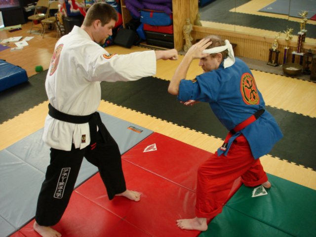 grapplingwdaniel057.jpg